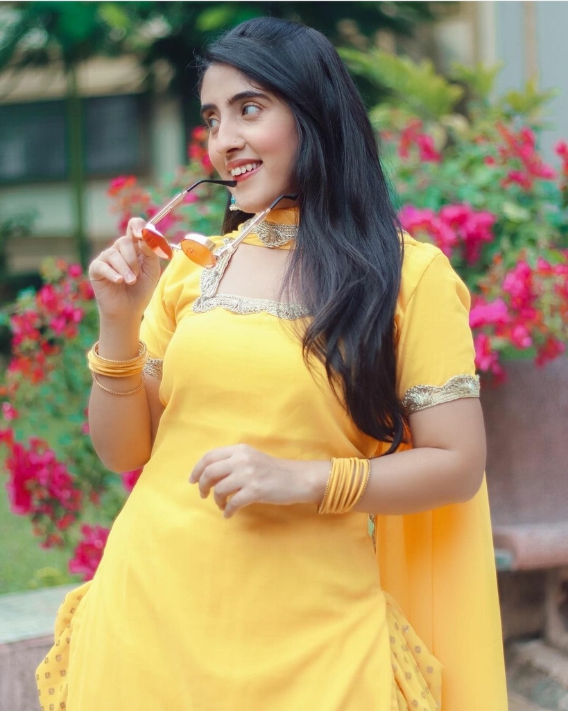 Sameeksha Sud Actress